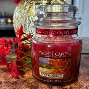 Yankee Candle Nature's Paintbrush in Rich Red